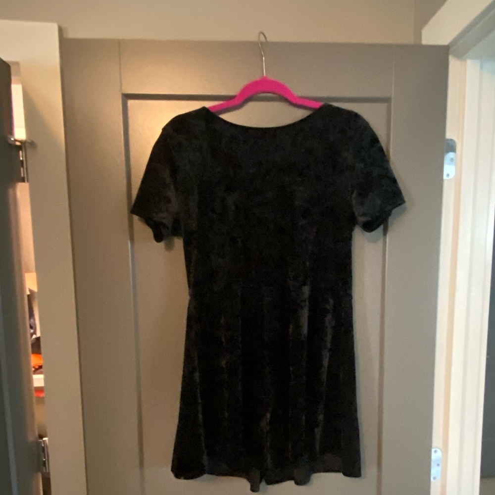 Molly Green velvet romper - Picture 3 of 5